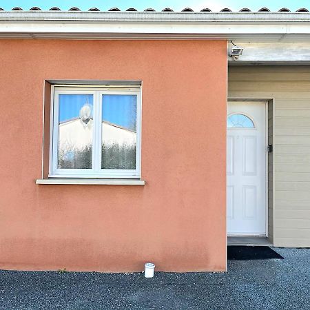 Logement Thermale Et De Tourisme Les Acacias 2 Jonzac Exteriér fotografie
