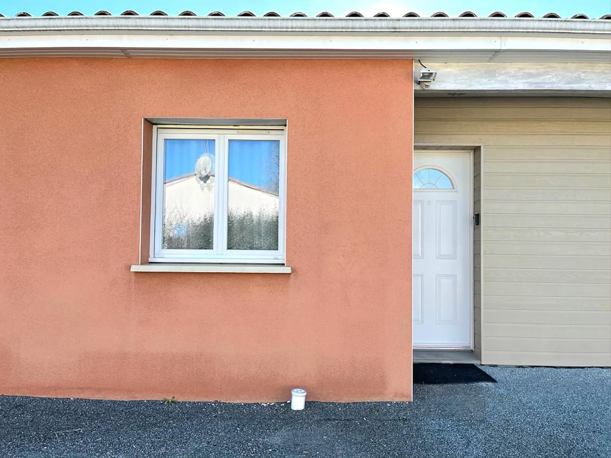 Logement Thermale Et De Tourisme Les Acacias 2 Jonzac Exteriér fotografie